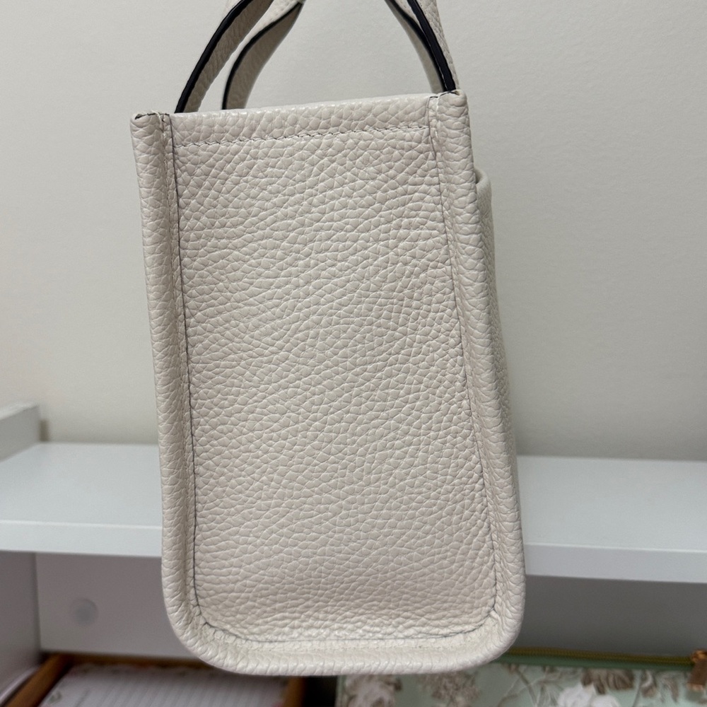 Coach White Pebbled Leather Tote with Taupe Logo and Trim - Picture 4 of 12